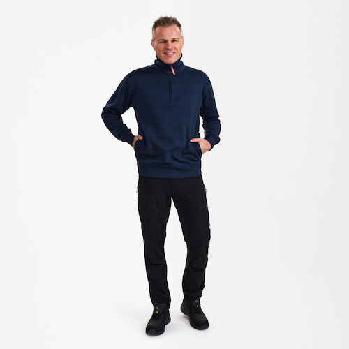 Extend Sweatshirt mit hohem Kragen - 165 blueink - Model