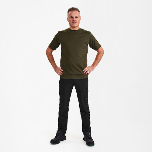 Extend Baumwolle T-shirt - 53 waldgrün - Model