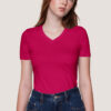 Hakro Damen V-Shirt Classic - 122-magenta - Model